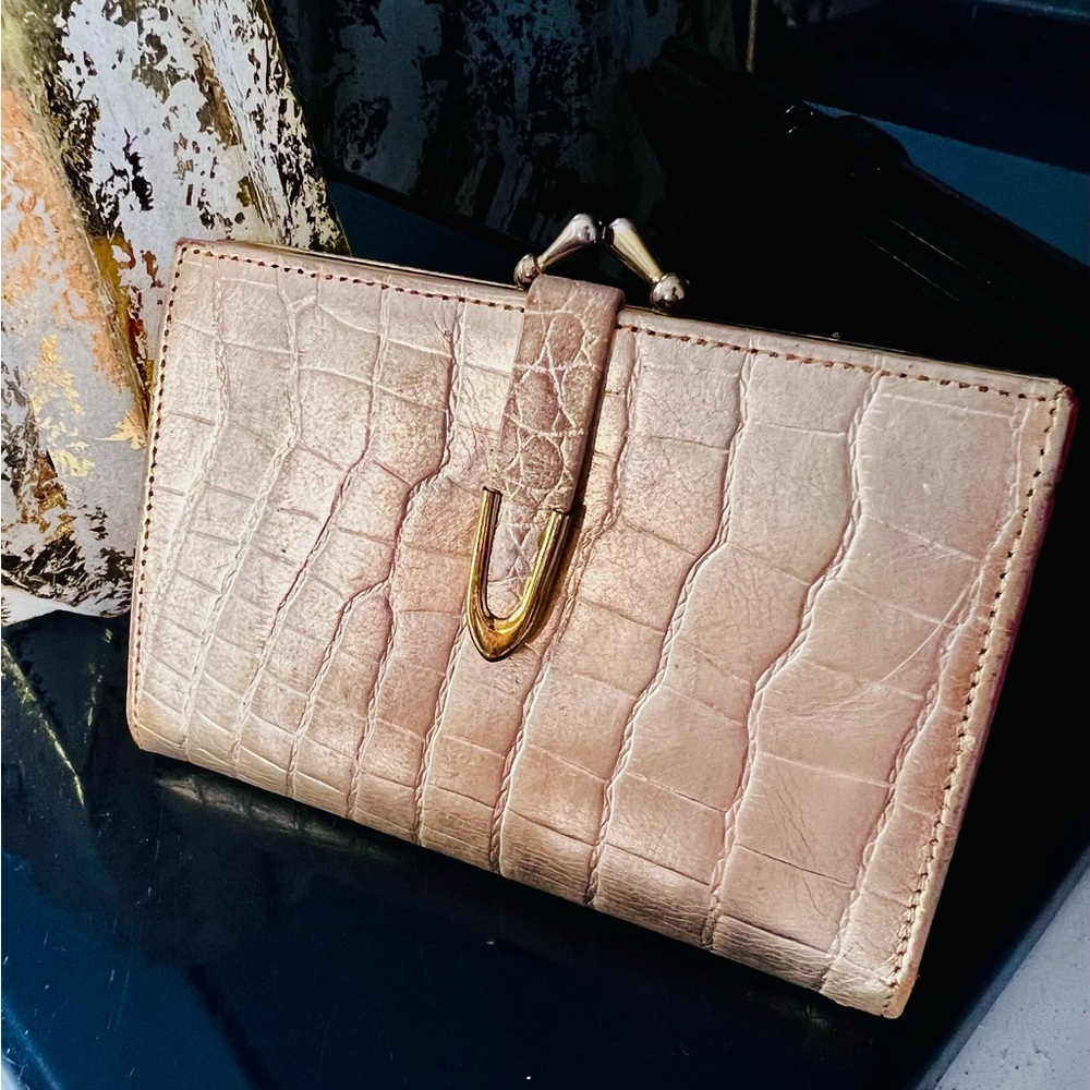 Elegant Crocodile-Embossed Tan Wallet Vintage Rosenfeld